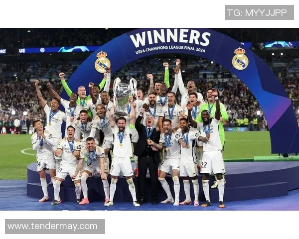 历届足球史上最具影响力的明星球员回顾与传奇故事 历届足球史上最具影响力的明星球员回顾与传奇故事